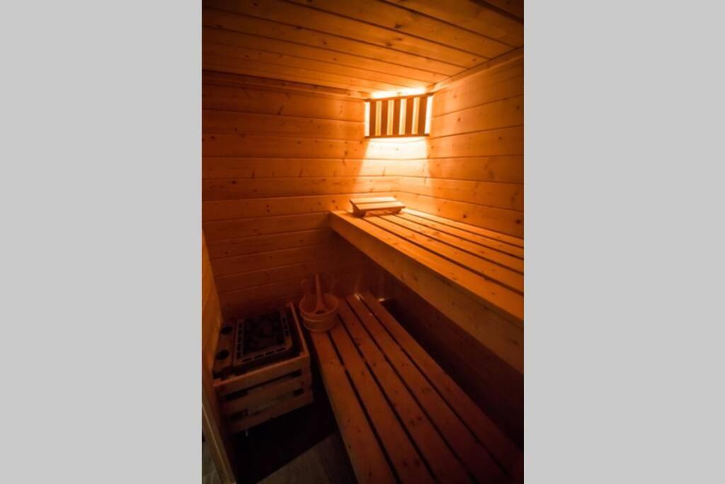 Les Spas Insolites - Le Spa Du Moulin サン・ジュニアン エクステリア 写真